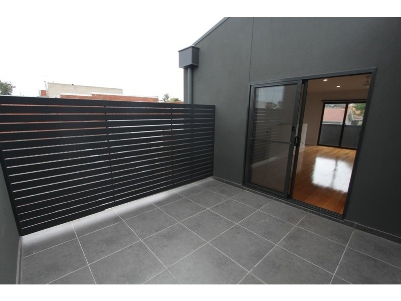 2/559 Hampton Street, Hampton VIC 3188