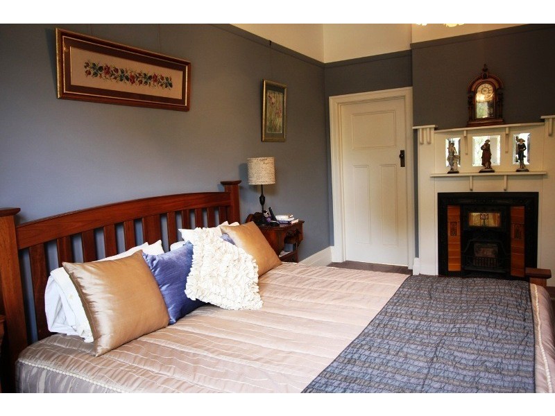 5 Thomas Street, Hampton VIC 3188