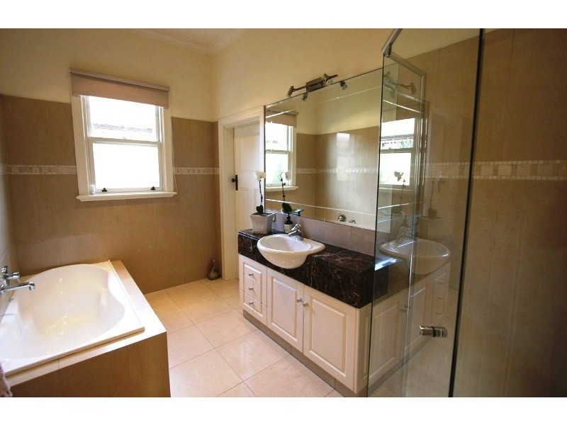 5 Thomas Street, Hampton VIC 3188