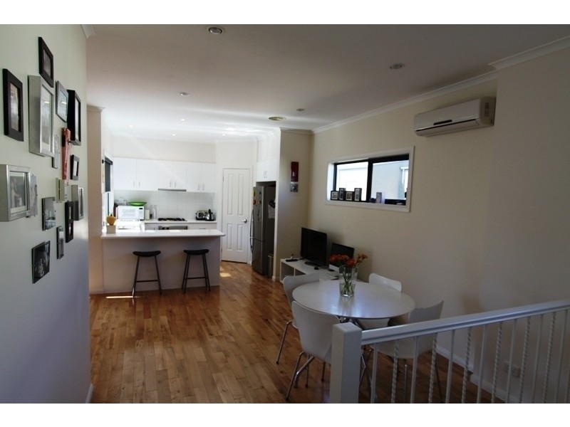 75 Rayner Lane, Kensington VIC 3031