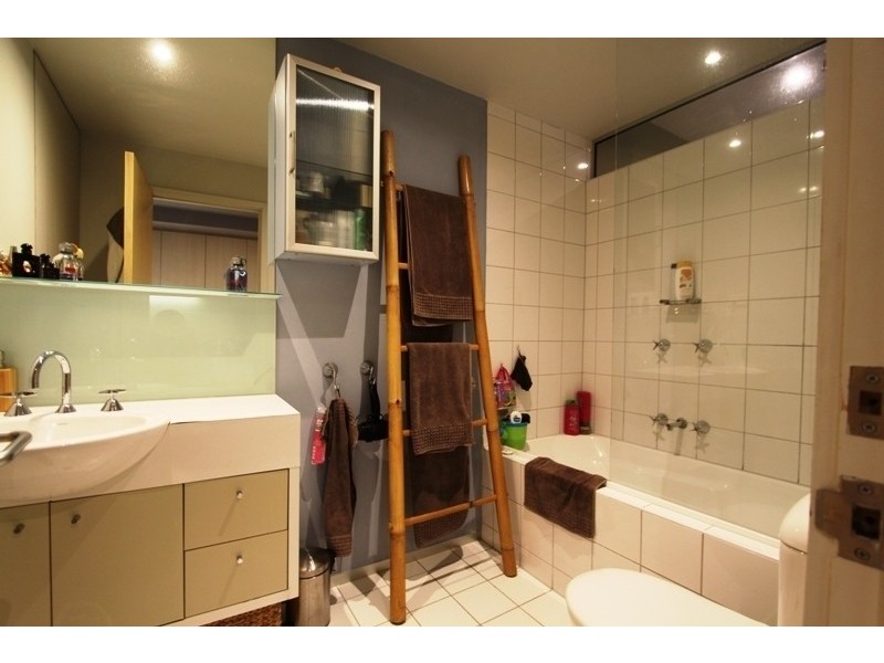 9/181 Bay Street, Port Melbourne VIC 3207