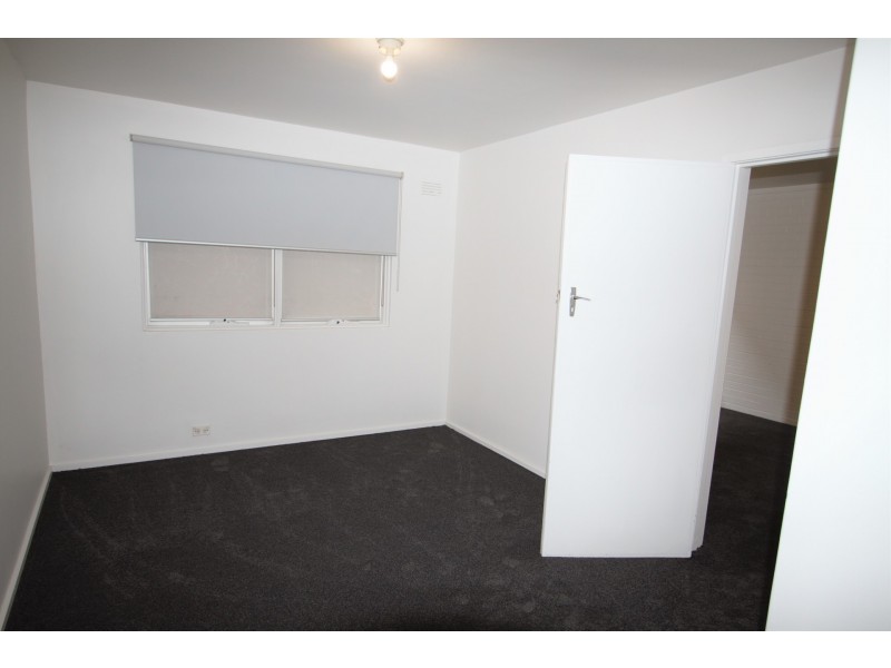 2/56 Barkly Street, St Kilda VIC 3182