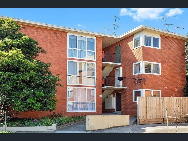 2/1 Fiona Court, St Kilda VIC 3182