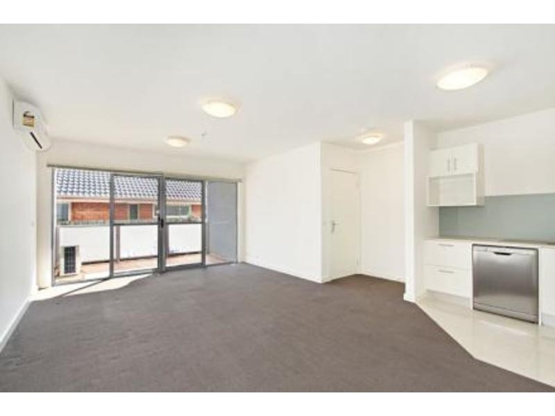 4/21 Lillimur Road, Ormond VIC 3204