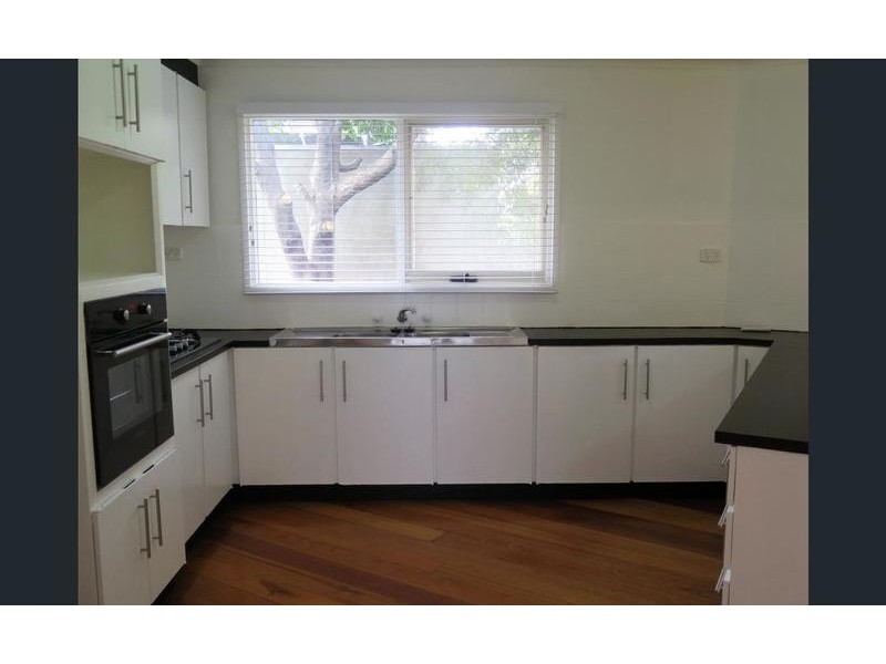 2/312 Hampton Street, Hampton VIC 3188