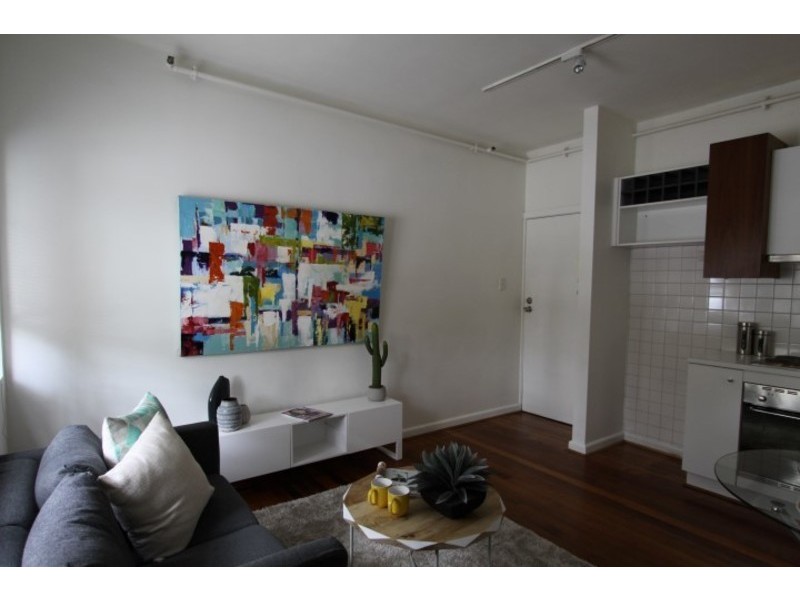 2/87 Alma Road, St Kilda VIC 3182