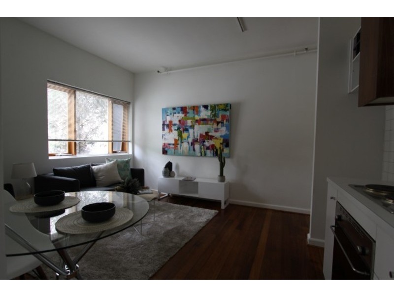 2/87 Alma Road, St Kilda VIC 3182
