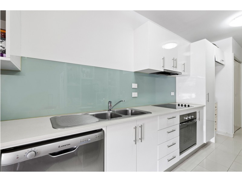 4/21 Lillimur Road, Ormond VIC 3204