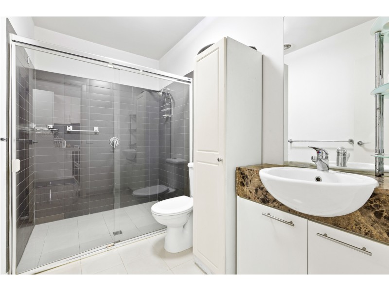 4/21 Lillimur Road, Ormond VIC 3204