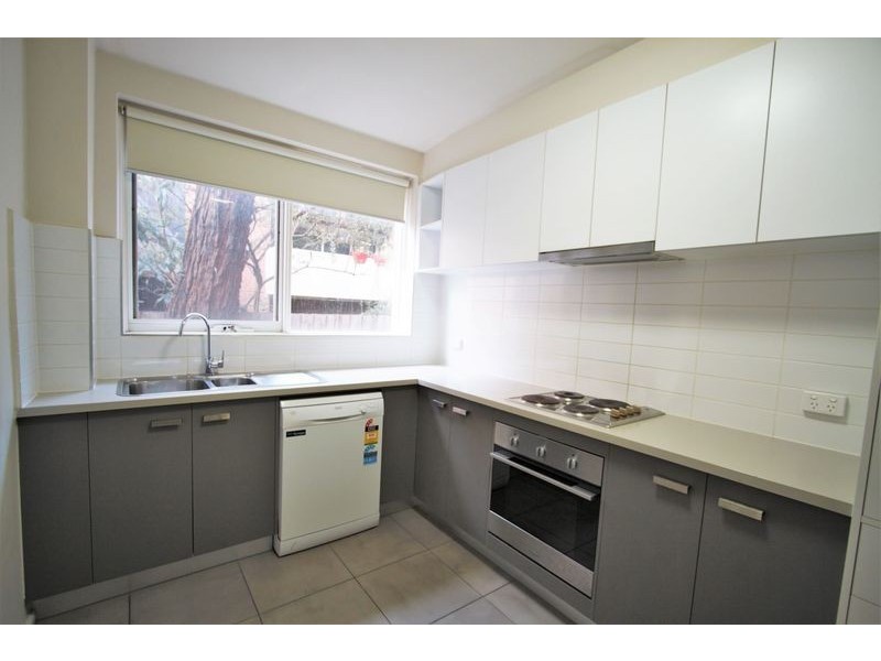 1/24 Hughenden Road, St Kilda East VIC 3183