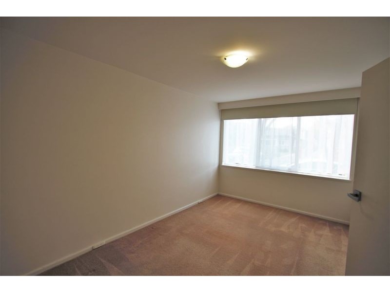 1/24 Hughenden Road, St Kilda East VIC 3183