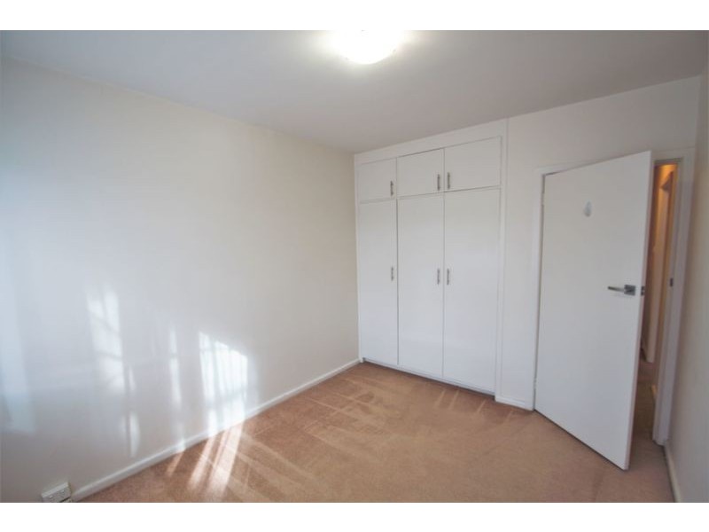 1/24 Hughenden Road, St Kilda East VIC 3183