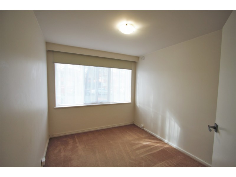 1/24 Hughenden Road, St Kilda East VIC 3183