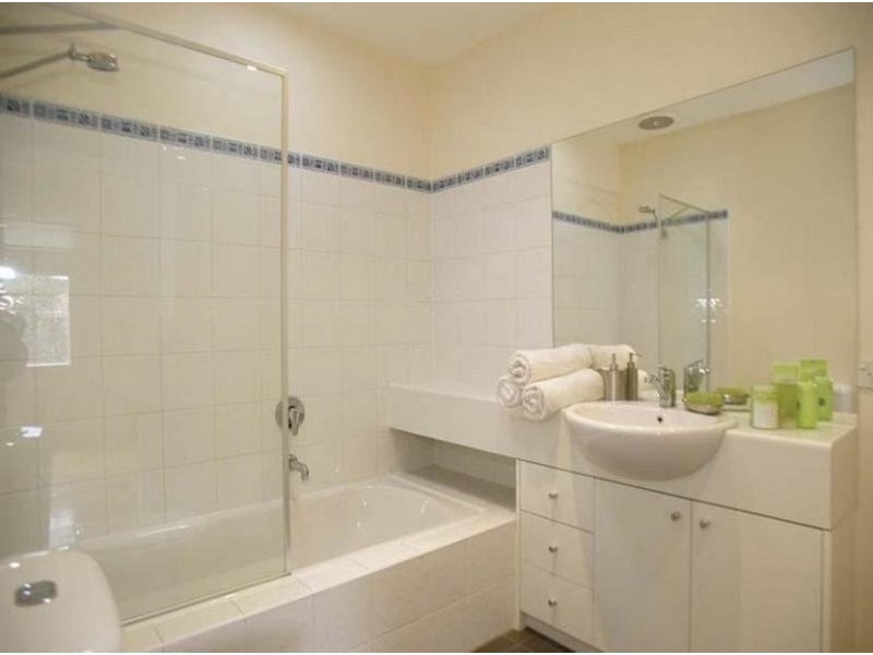 26 WARLAND RD, Hampton East VIC 3188