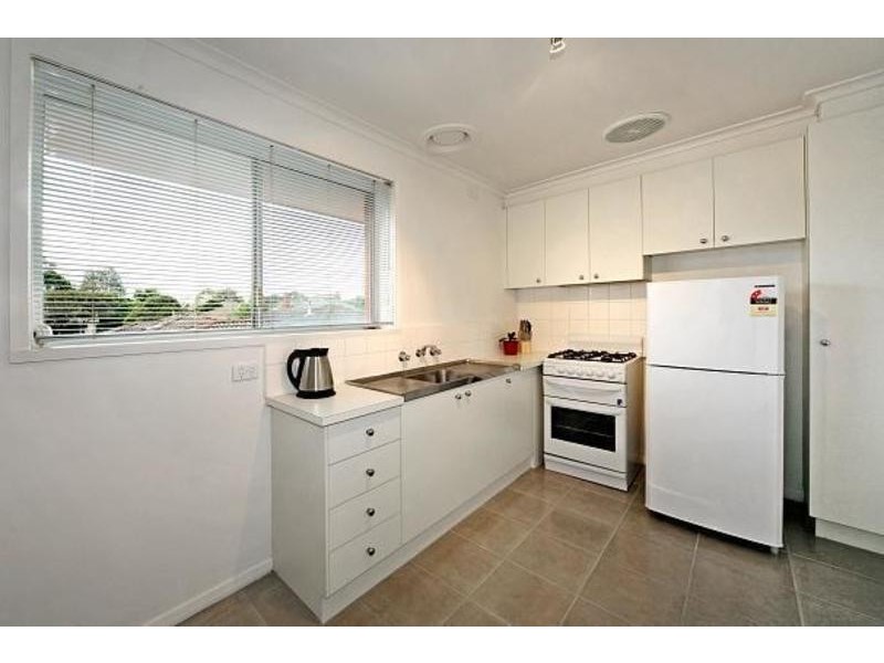 2/17 Toward Street, Murrumbeena VIC 3163
