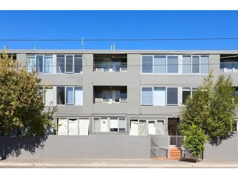 8/95 Carlisle, St Kilda VIC 3182