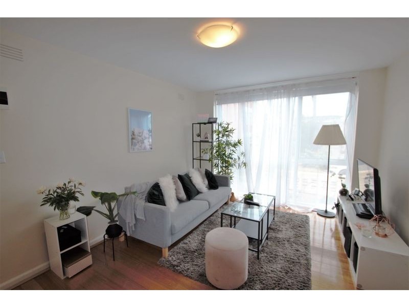 2/1 Fiona Court, St Kilda VIC 3182