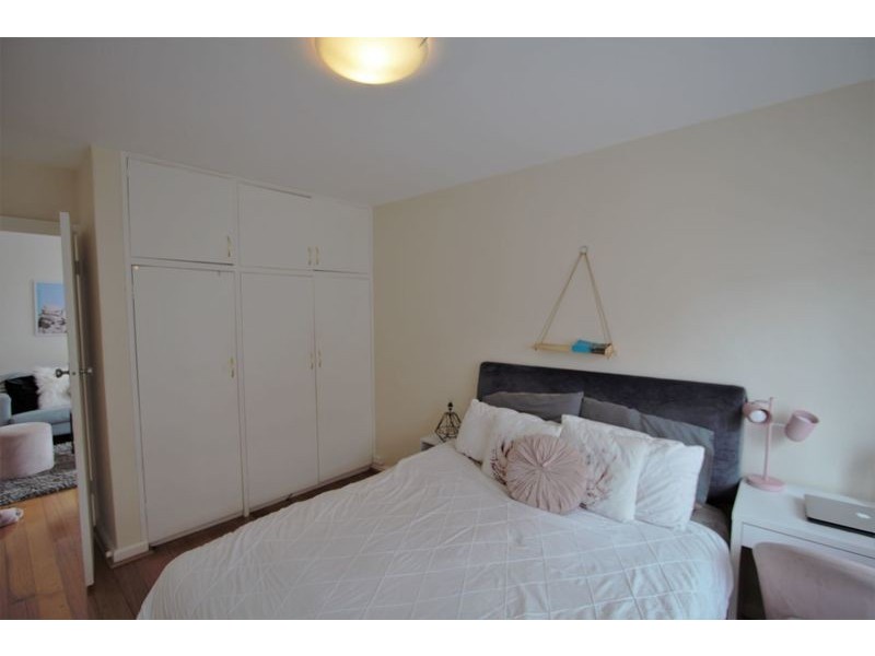 2/1 Fiona Court, St Kilda VIC 3182