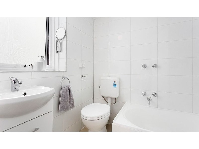 2/1 Fiona Court, St Kilda VIC 3182