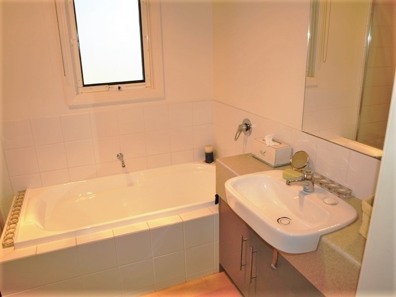 1/6 Belle Crescent, Mordialloc VIC 3195