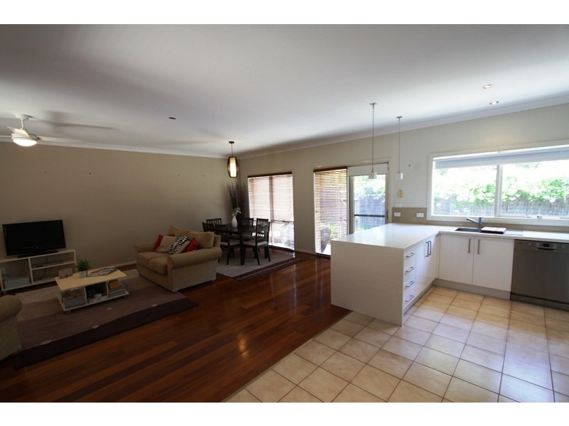 2/4 Porter Street, Hampton VIC 3188