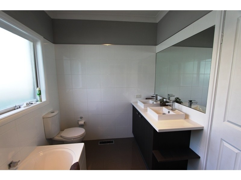 2/4 Porter Street, Hampton VIC 3188