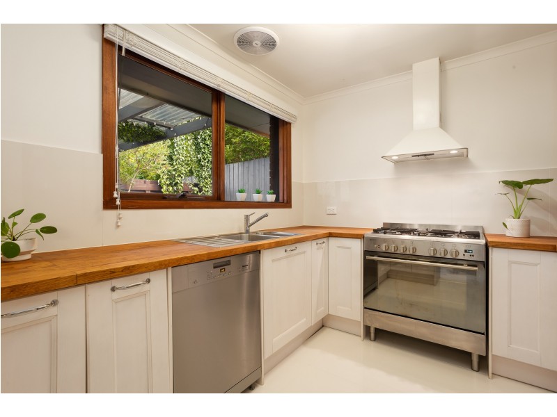 2/1 Lansdown Street, Hampton VIC 3188
