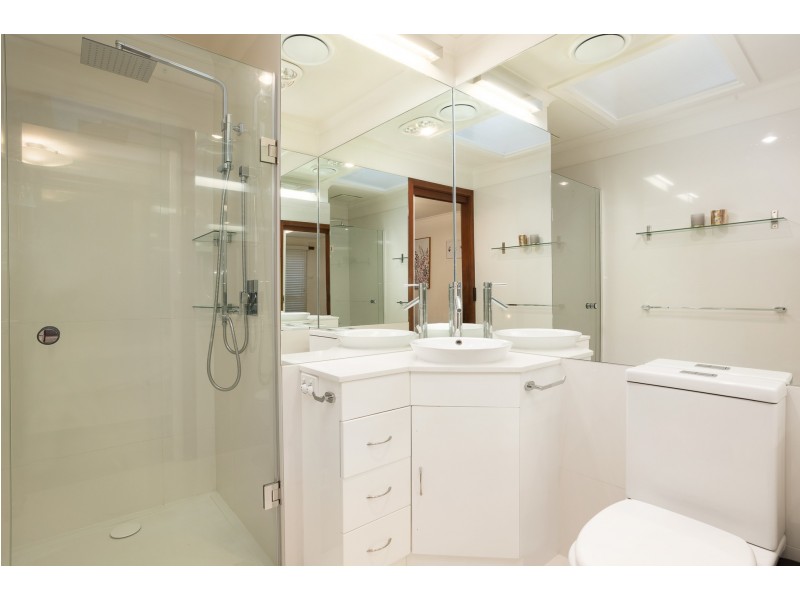 2/1 Lansdown Street, Hampton VIC 3188