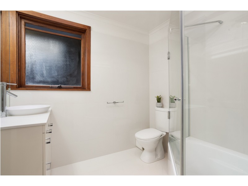 2/1 Lansdown Street, Hampton VIC 3188