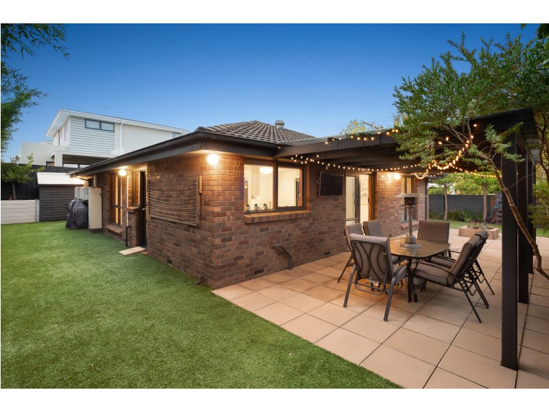 2/1 Lansdown Street, Hampton VIC 3188