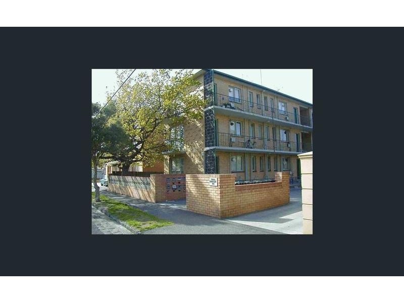 8/33a Byron Street, Elwood VIC 3184