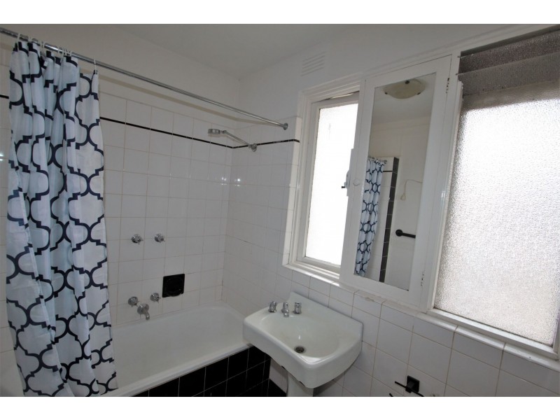 12/56 Barkly Street, St Kilda VIC 3182