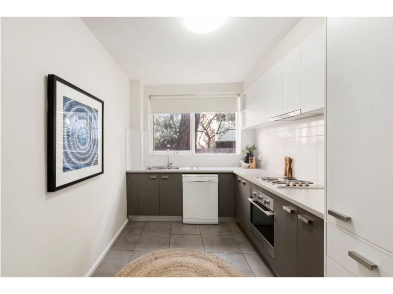 1/24 Hughenden Road, St Kilda East VIC 3183