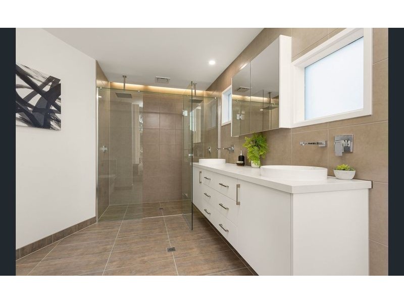 2/80 Hotham, Niddrie VIC 3042