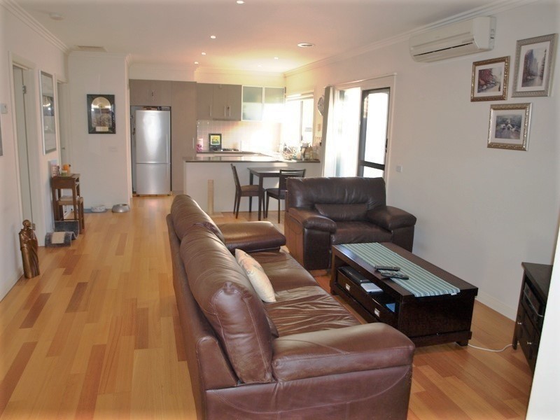 1/6 Belle Crescent, Mordialloc VIC 3195