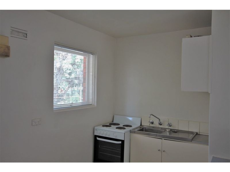 9/56 Barkly St, St Kilda VIC 3182