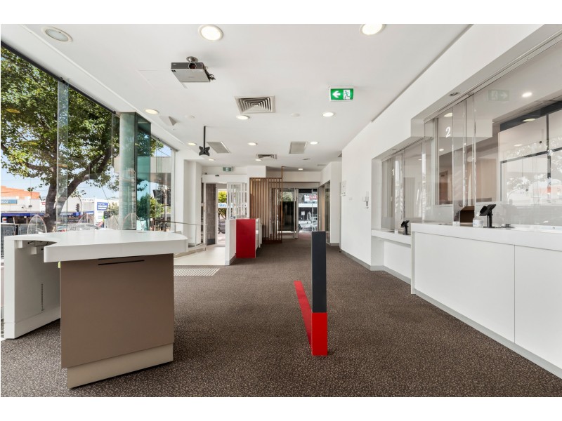 456 Hampton Street, Hampton VIC 3188