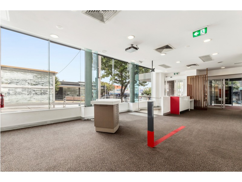 456 Hampton Street, Hampton VIC 3188