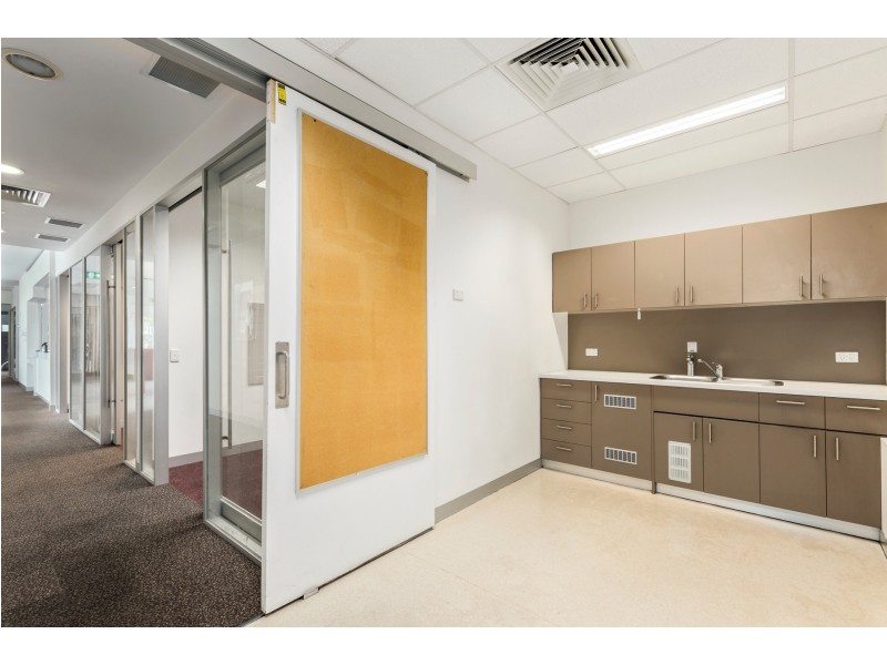 456 Hampton Street, Hampton VIC 3188