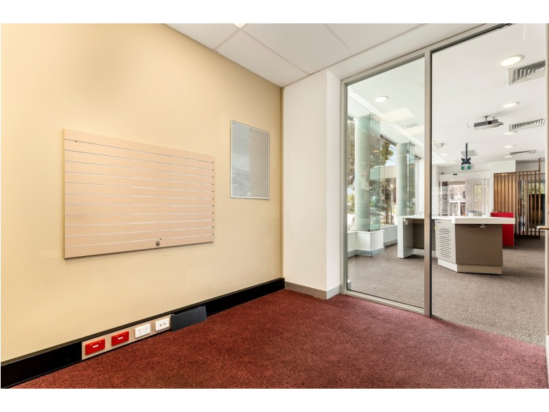 456 Hampton Street, Hampton VIC 3188