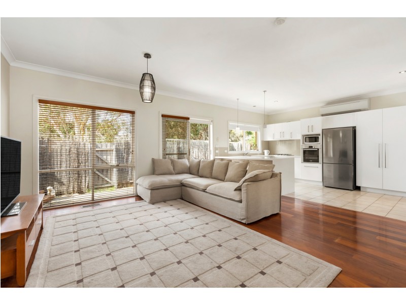 2/4 Porter Street, Hampton VIC 3188