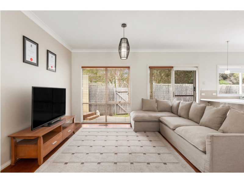 2/4 Porter Street, Hampton VIC 3188