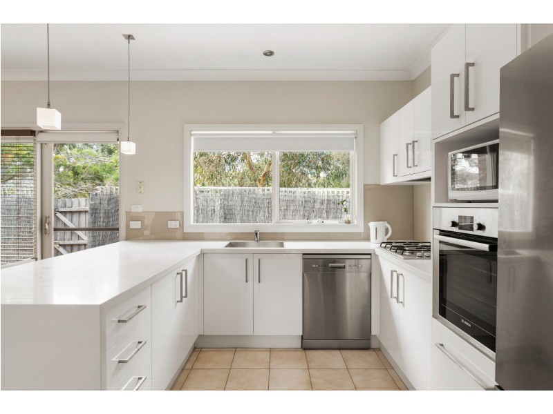 2/4 Porter Street, Hampton VIC 3188