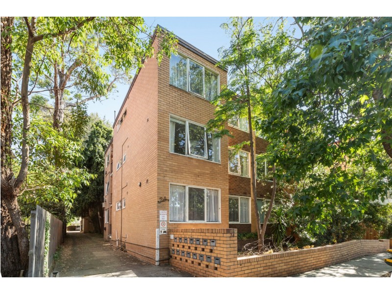 1/24 Hughenden Road, St Kilda East VIC 3183