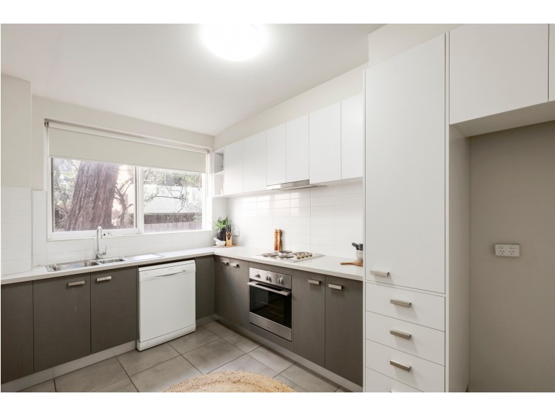 1/24 Hughenden Road, St Kilda East VIC 3183