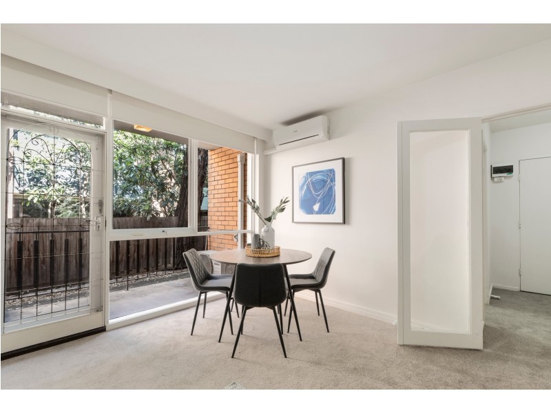 1/24 Hughenden Road, St Kilda East VIC 3183
