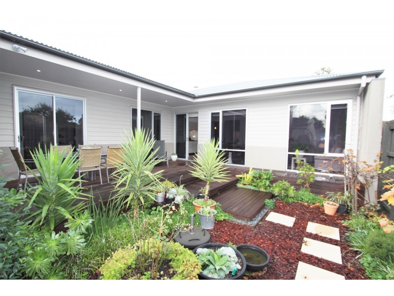 48A Raynes Park Road, Hampton VIC 3188