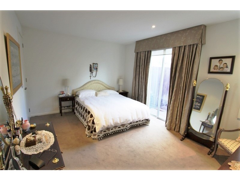 48A Raynes Park Road, Hampton VIC 3188