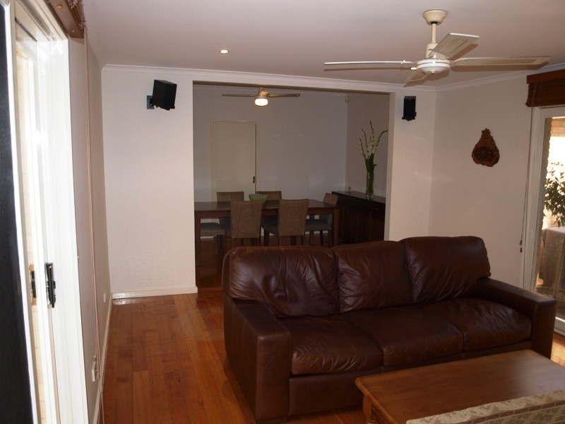 8 Porter Road, Carnegie VIC 3163