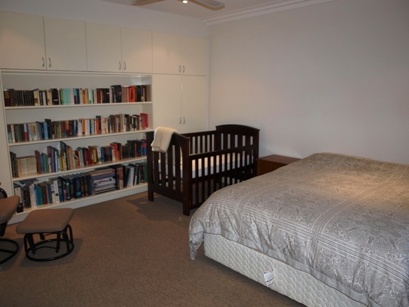 8 Porter Road, Carnegie VIC 3163